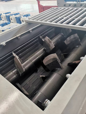 50-65 M3/h เครื่องผสมพัดปลา Twin Shaft ด้วยพลังงาน 90 หรือ 110kw และ 380V 50Hz สําหรับการผสมอุตสาหกรรม