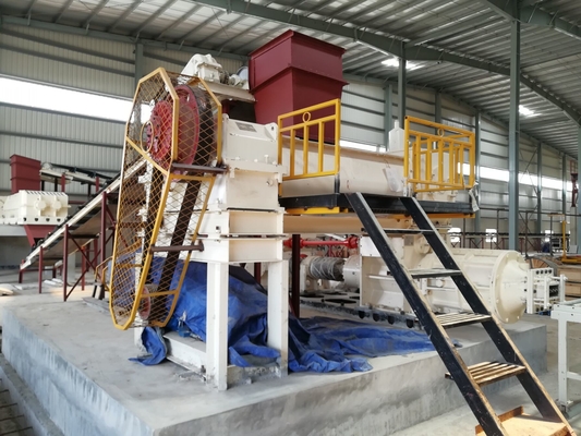 4.2Mpa เครื่องทําอิฐดิน extrusion วัคูัมสําหรับอิฐรถยนต์