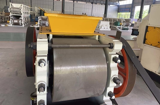 อุปกรณ์แปรรูปแร่อิฐดินเหนียวลูกกลิ้งคู่ Fine Crusher
