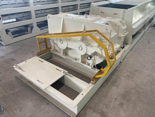 เครื่องผสมพายเพลาคู่ 75KW 60 - 110T / H เครื่องผสมสกรูคู่สำหรับการบด