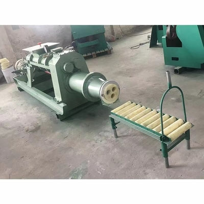 โลโก้ที่กำหนดเองสูญญากาศโคลน Pug Mill สำหรับกระเบื้องปูพื้นอิฐเซรามิกขนาดเล็ก