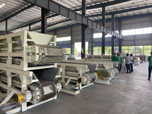เครื่องป้อนกล่องสําหรับสายการผลิตอิฐ shale การให้อาหาร granularity 400mm และการทํางานง่าย